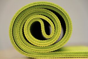 yoga, yoga mat, green-940359.jpg